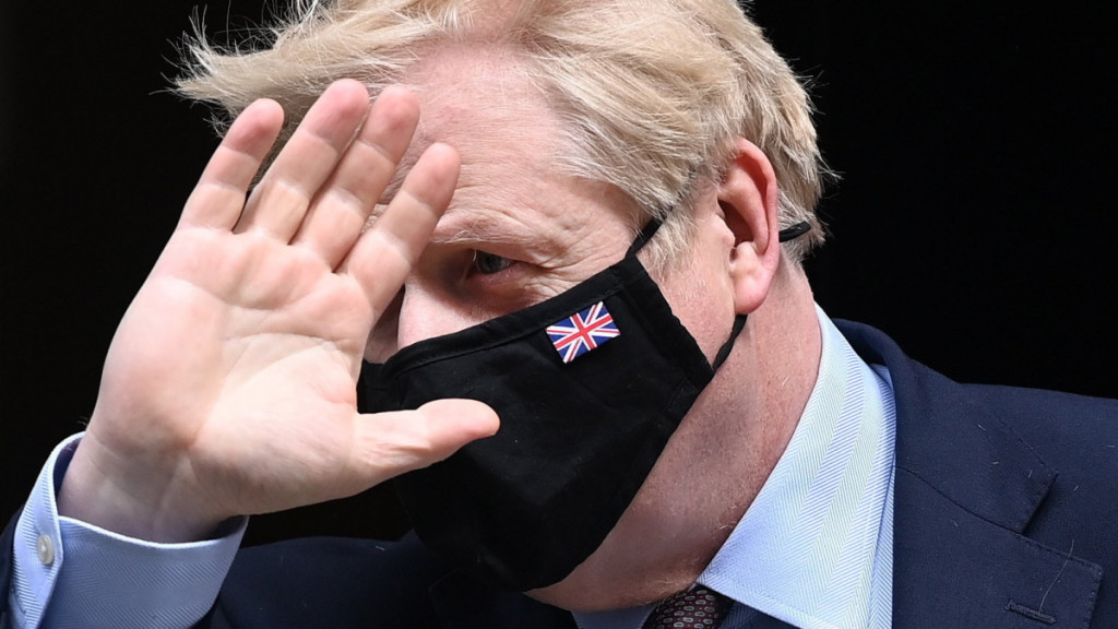Koronavirus - z Británie přicházejí dramatické zprávy