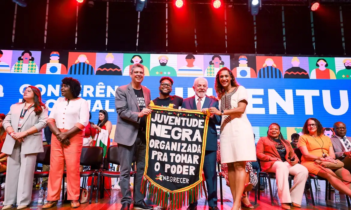 Brazilský prezident Lula vyzývá k zpolitizovanou mládež k dialogu s těmi, kteří smýšlejí jinak
