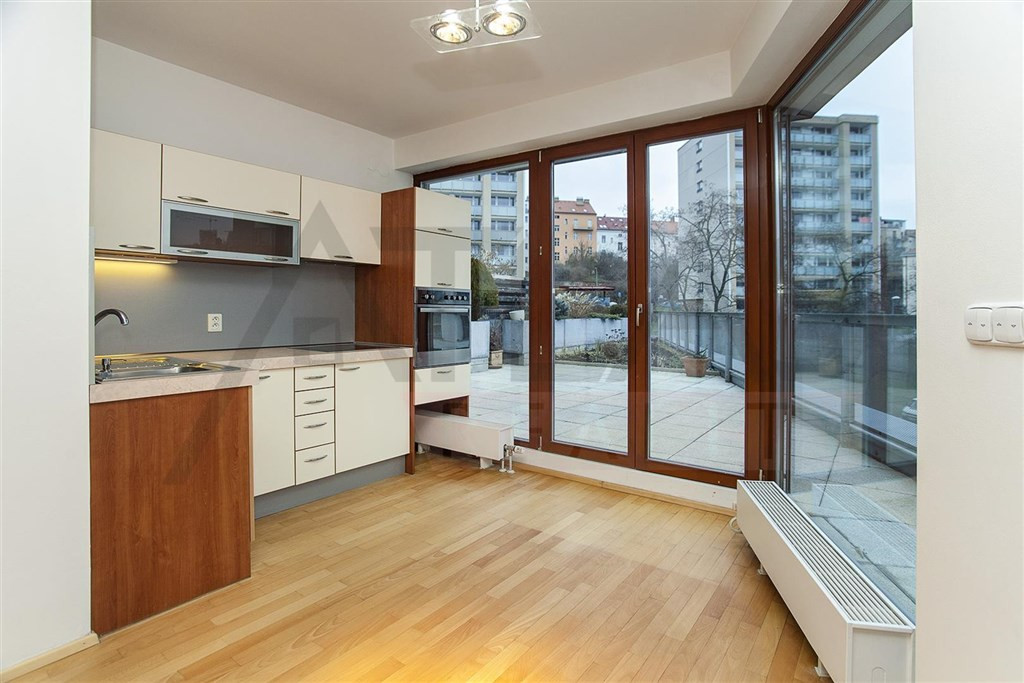 Fantastic updated kitchen - Nice Unfurnished Duplex Flat 3+kk, 2 bathrooms, Prague 4, Na dolinách str.