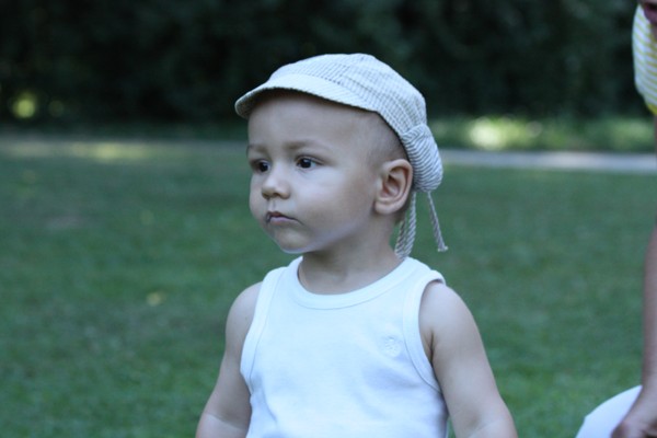 U neparametrických modelů se předpokládá, že distribuční funkce jsou libovolné spojité