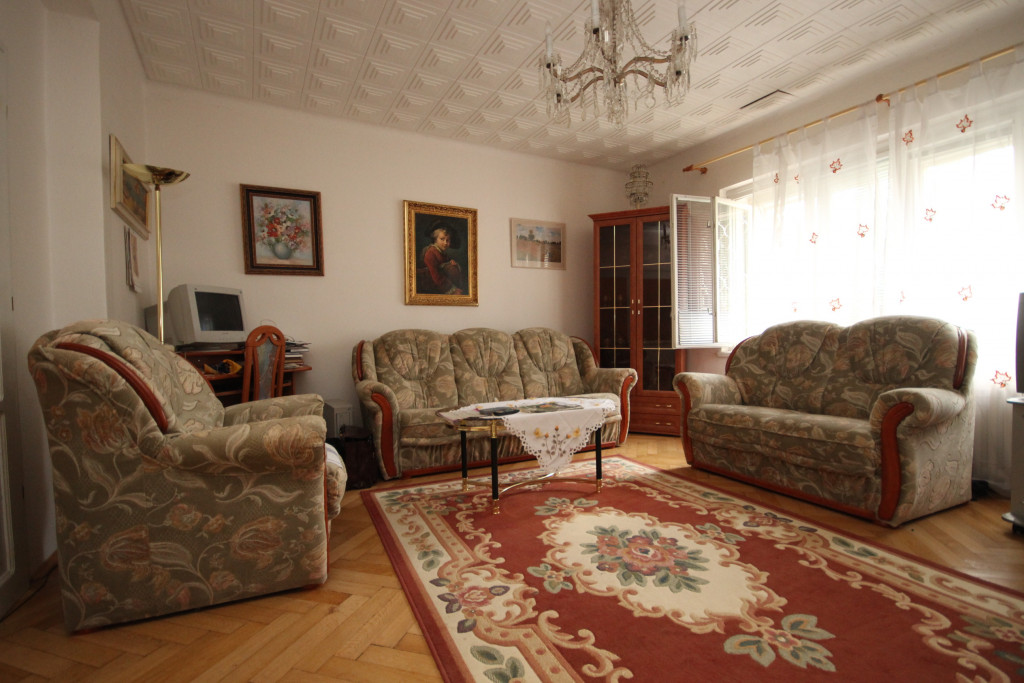 Pronájem nezařízeného/zařízeného mezonetového bytu 3+kk, 138 m2, Praha 2 - Vinohrady, ul. Mánesova