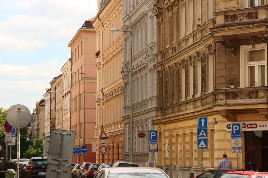 Pronájem nezařízeného/zařízeného mezonetového bytu 3+kk, 138 m2, Praha 2 - Vinohrady, ul. Mánesova